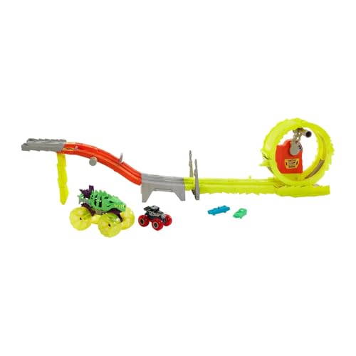 Hot Wheels Monster Trucks Track Set with 2 Trucks