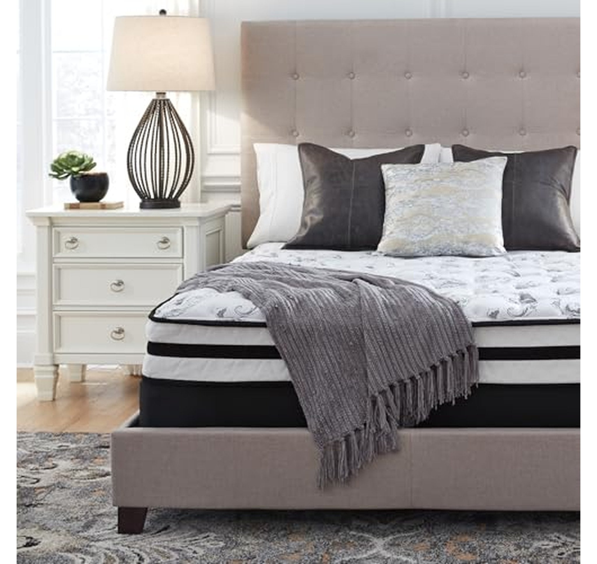 Signature Design by Ashley Queen 8-Inch Innerspring Mattress